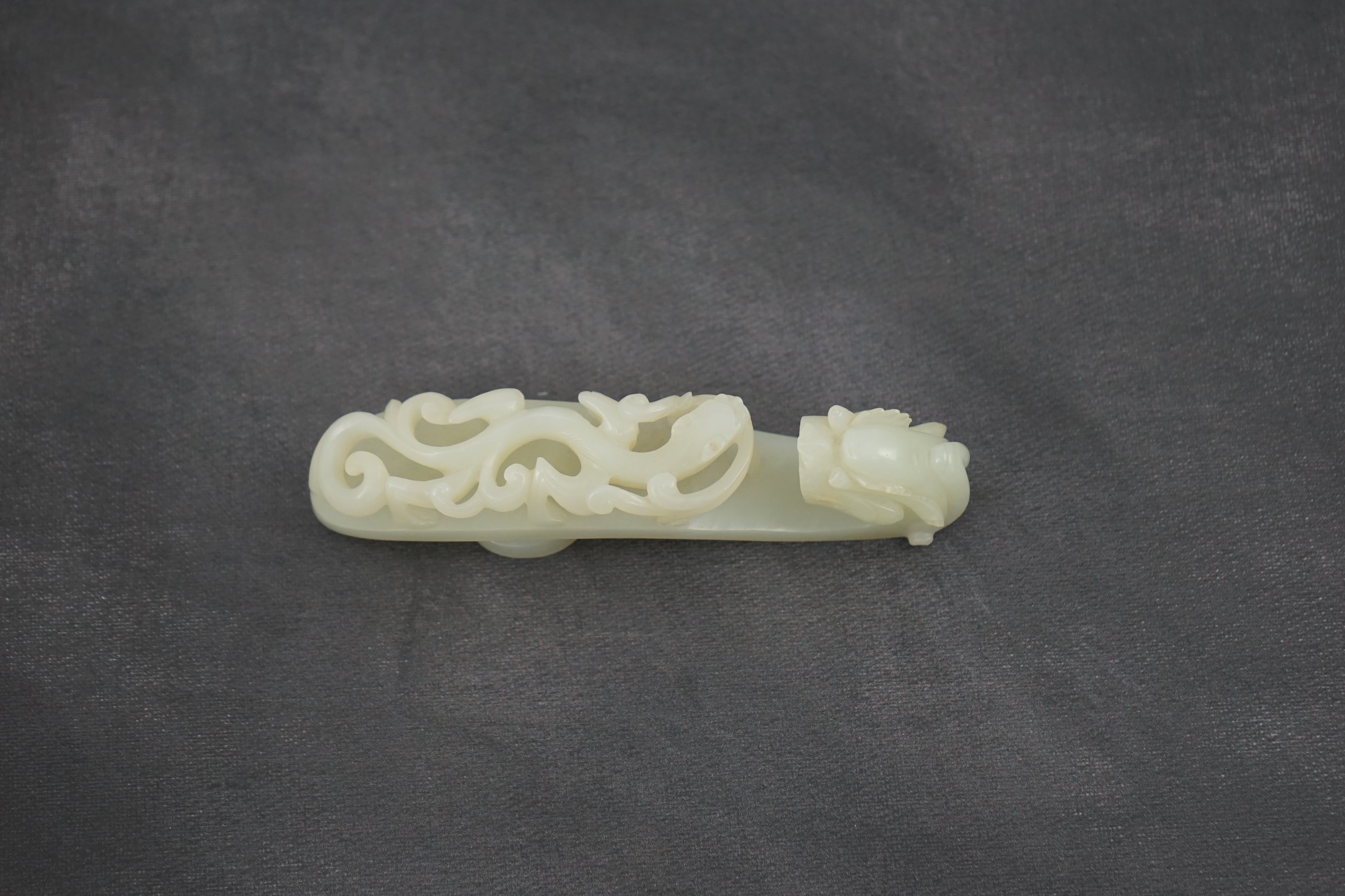 A Chinese white jade ‘dragon’ belt hook, 18th/19th century